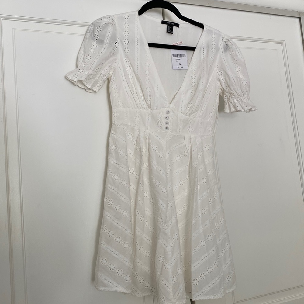 Forever 21 White Eyelet Cap Sleeve Dress Size Small